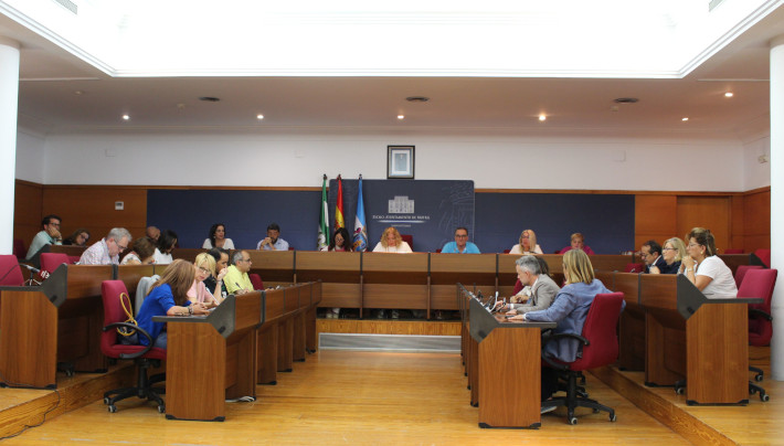 El Pleno del Ayuntamiento de Motril aprueba la solicitud del PFEA de 2019 para el mantenimiento y limpieza de las playas